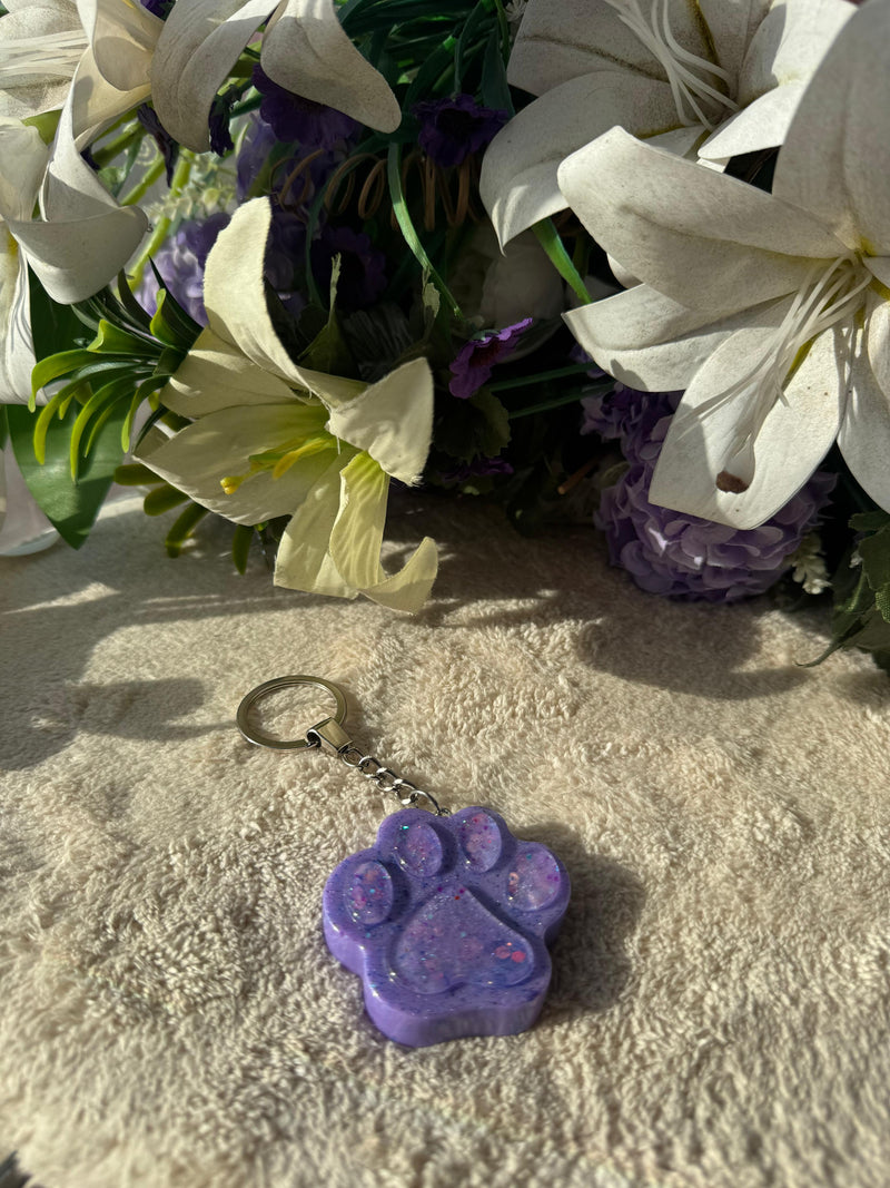 Purple Glitter Paw Keychain – Stylish Accessory for Pet Parents